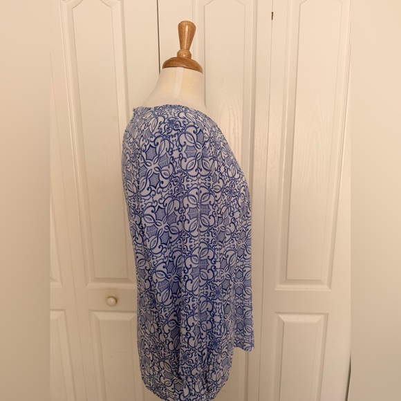 Talbots Blue & White Tile Print Blouse – Size Medium - Picture 5 of 8